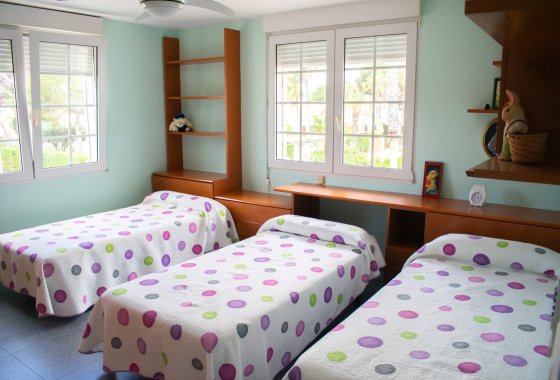 Reventa - Villa - Orihuela Costa - MUY CERCA DE LA PLAYA