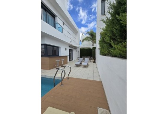 Resale - Villa - Ciudad Quesada