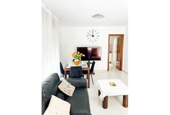 Resale - Apartment / flat - Torrevieja - Center