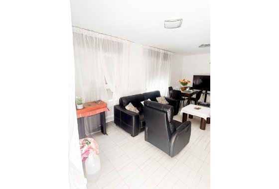 Resale - Apartment / flat - Torrevieja - Center