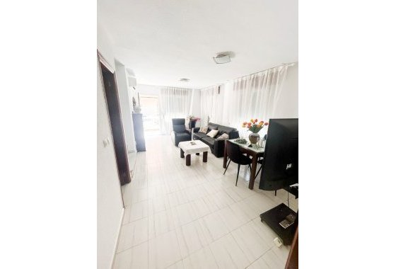 Resale - Apartment / flat - Torrevieja - Center