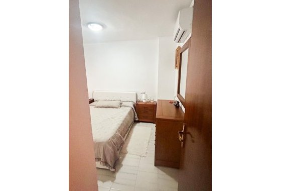 Resale - Apartment / flat - Torrevieja - Center
