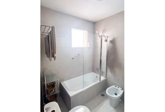Resale - Apartment / flat - Torrevieja - Center