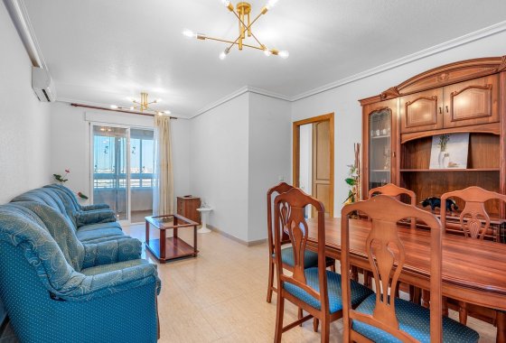 Återförsäljning - Lägenhet / lägenhet - Torrevieja