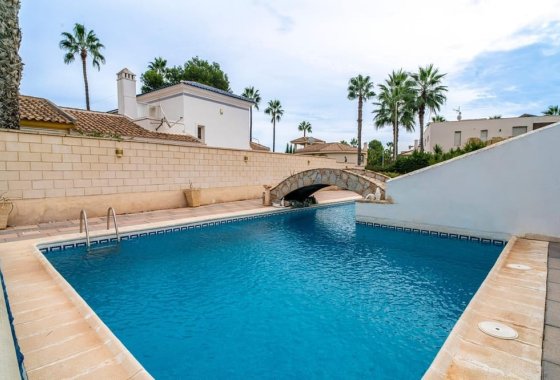 Återförsäljning - Villa - Orihuela Costa - Villamartín