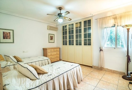 Återförsäljning - Villa - Orihuela Costa - Villamartín