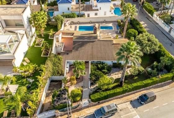 Återförsäljning - Villa - Orihuela Costa - Villamartín