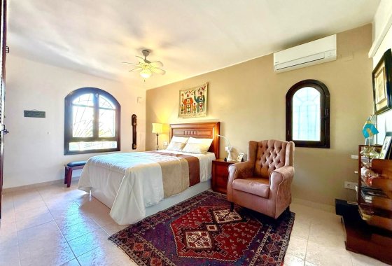 Reventa - Villa - Villamartín