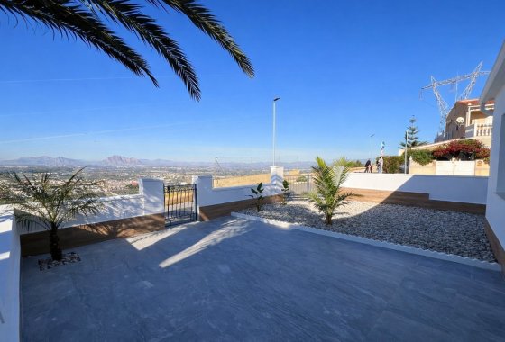 Resale - Townhouse - Ciudad Quesada