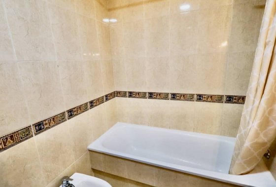 Reventa - Apartamento / piso - Torrevieja - Aguas Nuevas