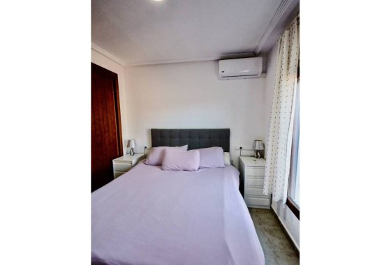 Reventa - Apartamento / piso - Torrevieja - Aguas Nuevas