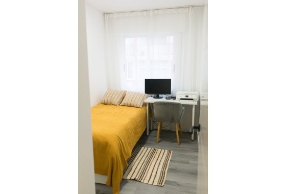 Återförsäljning - Lägenhet / lägenhet - Torrevieja
