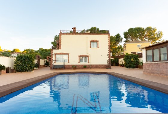 Reventa - Villa - Torrevieja - Los Balcones