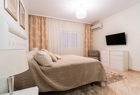 Reventa - Villa - Torrevieja - Los Balcones