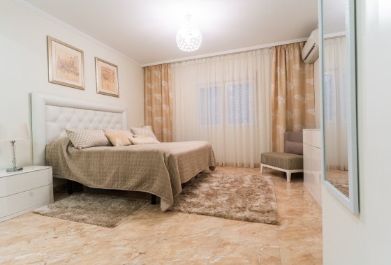 Reventa - Villa - Torrevieja - Los Balcones
