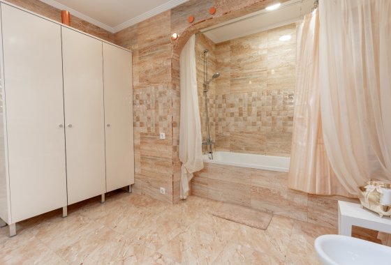 Reventa - Villa - Torrevieja - Los Balcones