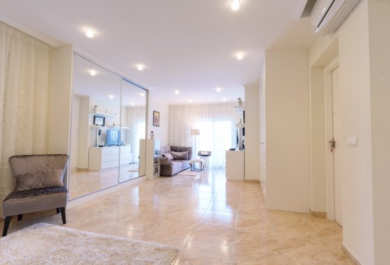 Reventa - Villa - Torrevieja - Los Balcones