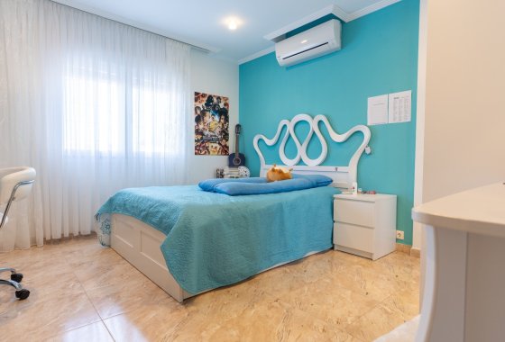 Reventa - Villa - Torrevieja - Los Balcones
