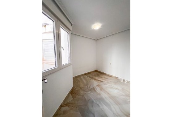 Resale - Apartment / flat - Torrevieja
