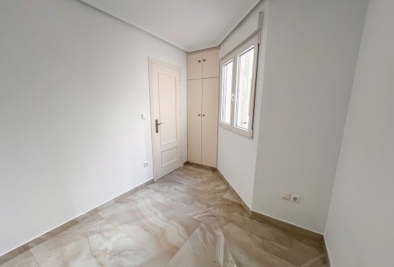 Resale - Apartment / flat - Torrevieja