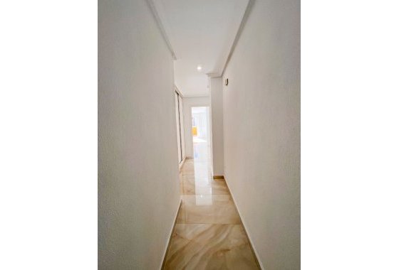Resale - Apartment / flat - Torrevieja