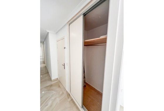 Resale - Apartment / flat - Torrevieja