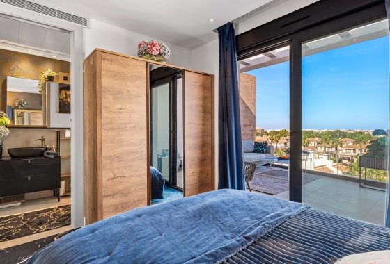 Resale - Apartment / flat - Villamartín