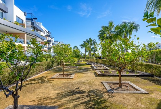 Resale - Apartment / flat - Villamartín