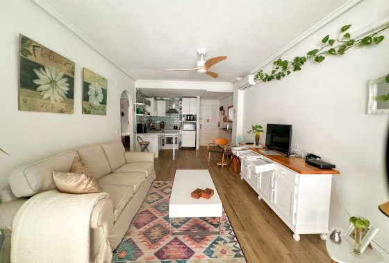 Resale - Apartment / flat - Torrevieja - Center