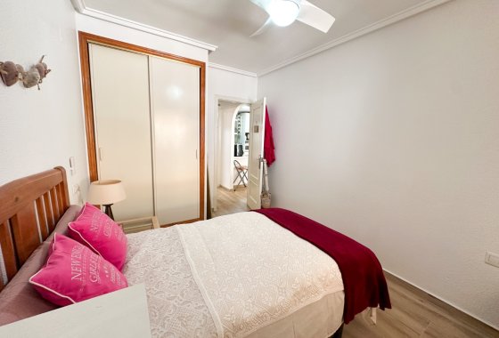 Resale - Apartment / flat - Torrevieja - Center