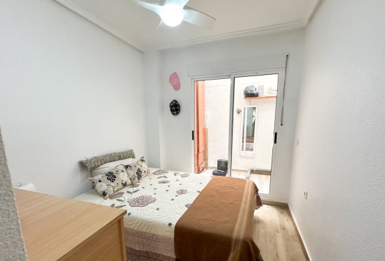 Resale - Apartment / flat - Torrevieja - Center