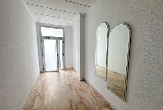 Resale - Apartment / flat - Torrevieja - Center