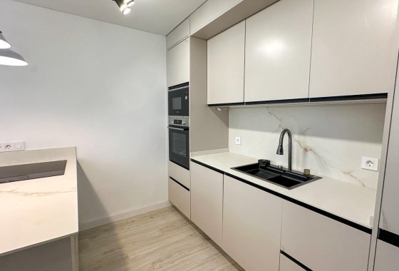 Resale - Apartment / flat - Torrevieja - Playa Los Naufragos