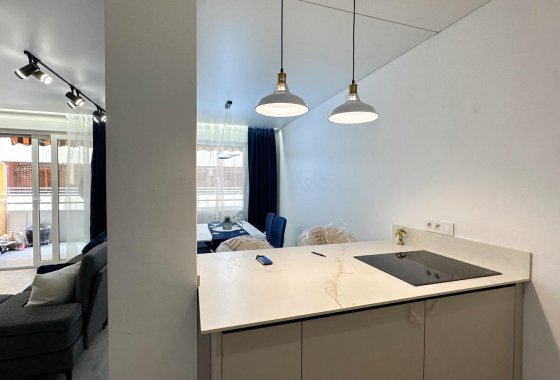 Resale - Apartment / flat - Torrevieja - Playa Los Naufragos