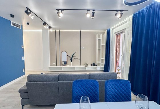 Resale - Apartment / flat - Torrevieja - Playa Los Naufragos