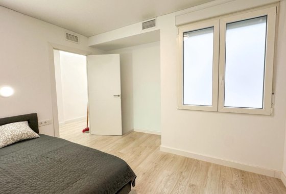 Resale - Apartment / flat - Torrevieja - Playa Los Naufragos