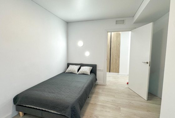 Resale - Apartment / flat - Torrevieja - Playa Los Naufragos