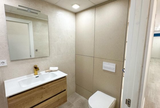 Resale - Apartment / flat - Torrevieja - Playa Los Naufragos
