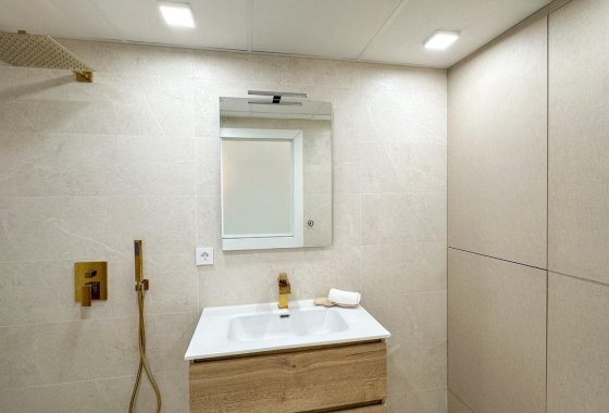 Resale - Apartment / flat - Torrevieja - Playa Los Naufragos