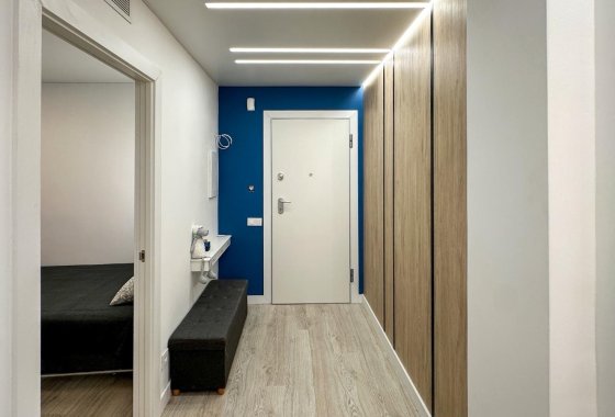 Resale - Apartment / flat - Torrevieja - Playa Los Naufragos