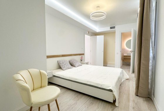 Resale - Apartment / flat - Torrevieja - Playa Los Naufragos