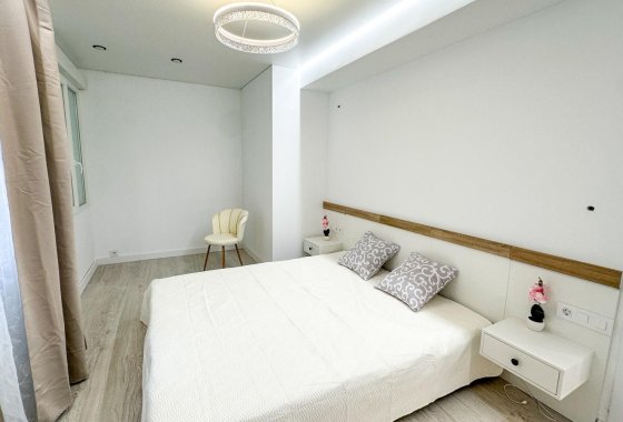 Resale - Apartment / flat - Torrevieja - Playa Los Naufragos