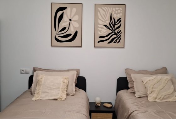 Resale - Apartment / flat - Torrevieja - Playa Acequion