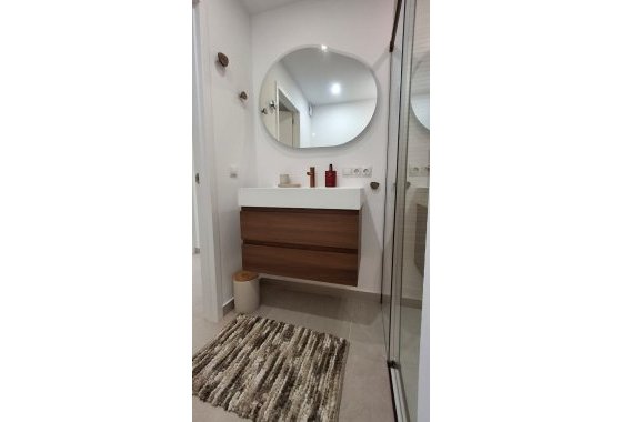 Resale - Apartment / flat - Torrevieja - Playa Acequion
