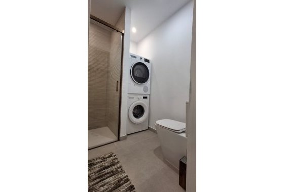 Resale - Apartment / flat - Torrevieja - Playa Acequion