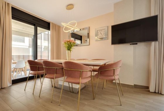Resale - Villa - Torrevieja