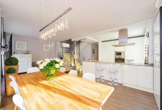 Resale - Villa - Torrevieja