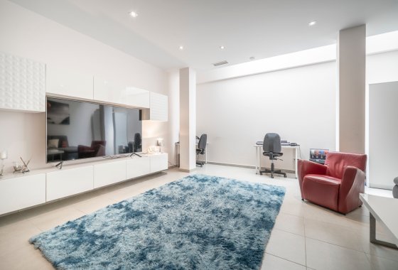 Resale - Villa - Torrevieja