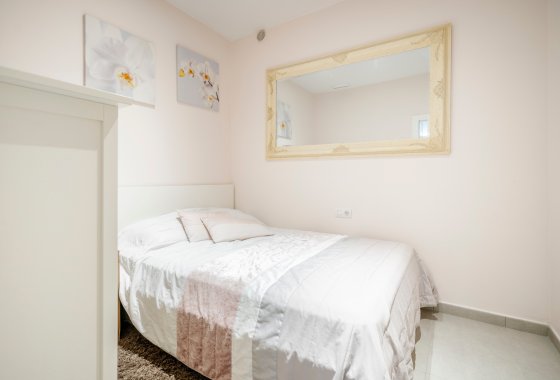 Resale - Villa - Torrevieja