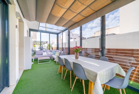 Resale - Villa - Torrevieja